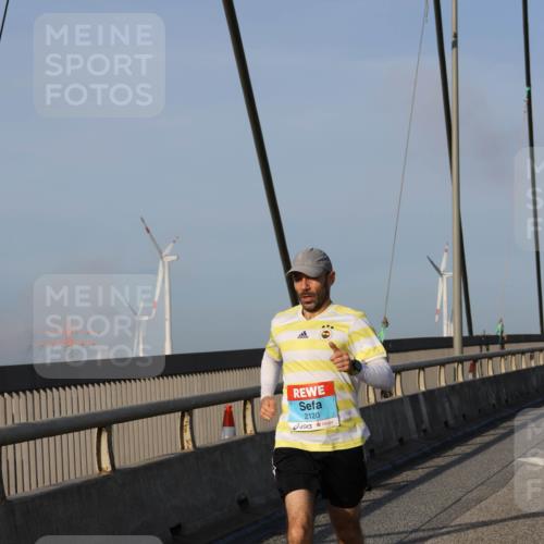 03.10.2026 - Köhlbrandbrückenlauf Strokosch-Dieckow http://msf.ph/oto/10597748 03.10.2026 09:31:47 Position 2 2120 meine-sportfotos.de