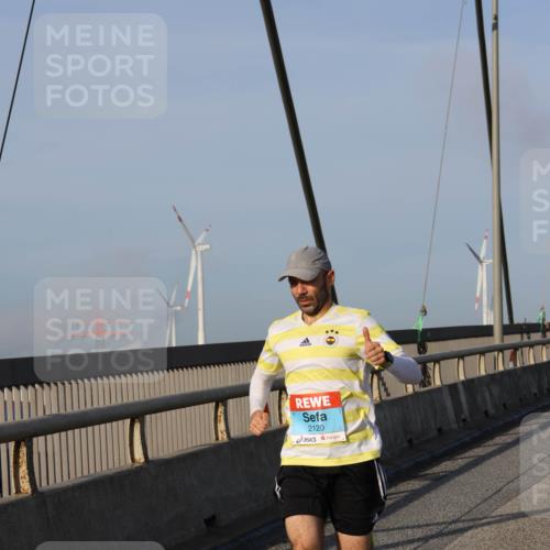 03.10.2026 - Köhlbrandbrückenlauf Strokosch-Dieckow http://msf.ph/oto/10597754 03.10.2026 09:31:47 Position 2 2120 meine-sportfotos.de