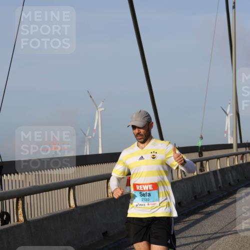 03.10.2026 - Köhlbrandbrückenlauf Strokosch-Dieckow http://msf.ph/oto/10597756 03.10.2026 09:31:47 Position 2 2120 meine-sportfotos.de