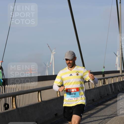 03.10.2026 - Köhlbrandbrückenlauf Strokosch-Dieckow http://msf.ph/oto/10597758 03.10.2026 09:31:47 Position 2 2120 meine-sportfotos.de