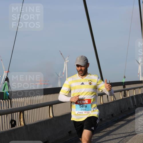 03.10.2026 - Köhlbrandbrückenlauf Strokosch-Dieckow http://msf.ph/oto/10597763 03.10.2026 09:31:47 Position 2 2120 meine-sportfotos.de