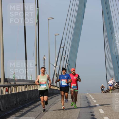 03.10.2026 - Köhlbrandbrückenlauf Strokosch-Dieckow http://msf.ph/oto/10597786 03.10.2026 09:31:56 Position 2 2109 meine-sportfotos.de