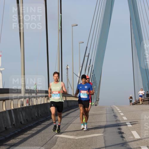 03.10.2026 - Köhlbrandbrückenlauf Strokosch-Dieckow http://msf.ph/oto/10597804 03.10.2026 09:31:57 Position 2 2109 meine-sportfotos.de