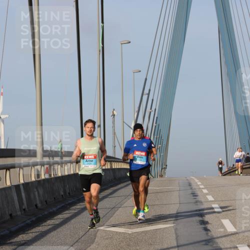 03.10.2026 - Köhlbrandbrückenlauf Strokosch-Dieckow http://msf.ph/oto/10597821 03.10.2026 09:31:57 Position 2  meine-sportfotos.de