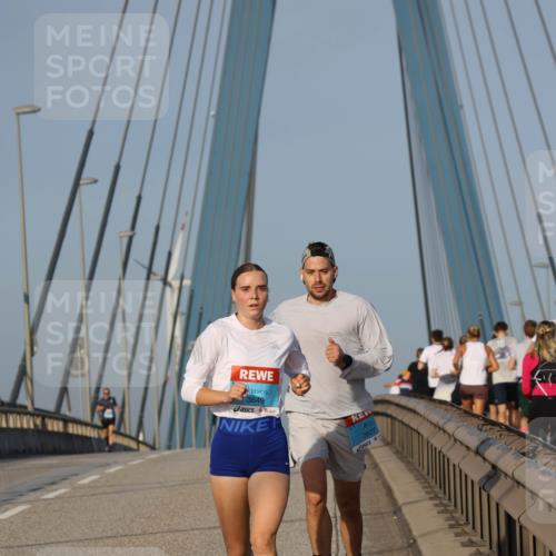03.10.2026 - Köhlbrandbrückenlauf Strokosch-Dieckow http://msf.ph/oto/10597888 03.10.2026 09:32:12 Position 2 3849, 3827 meine-sportfotos.de