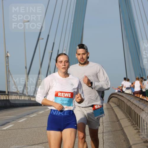 03.10.2026 - Köhlbrandbrückenlauf Strokosch-Dieckow http://msf.ph/oto/10597925 03.10.2026 09:32:14 Position 2 3849, 3821 meine-sportfotos.de