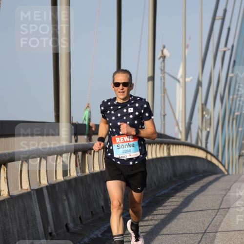 03.10.2026 - Köhlbrandbrückenlauf Strokosch-Dieckow http://msf.ph/oto/10598004 03.10.2026 09:32:35 Position 2 2263 meine-sportfotos.de