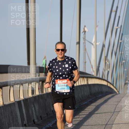 03.10.2026 - Köhlbrandbrückenlauf Strokosch-Dieckow http://msf.ph/oto/10598011 03.10.2026 09:32:35 Position 2 2263 meine-sportfotos.de