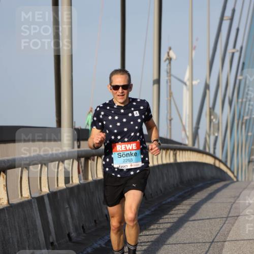03.10.2026 - Köhlbrandbrückenlauf Strokosch-Dieckow http://msf.ph/oto/10598018 03.10.2026 09:32:35 Position 2 2263 meine-sportfotos.de