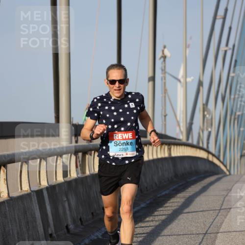 03.10.2026 - Köhlbrandbrückenlauf Strokosch-Dieckow http://msf.ph/oto/10598023 03.10.2026 09:32:35 Position 2 2263 meine-sportfotos.de