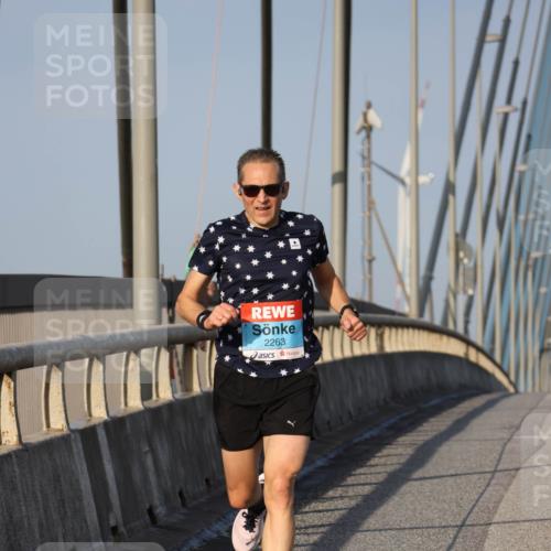 03.10.2026 - Köhlbrandbrückenlauf Strokosch-Dieckow http://msf.ph/oto/10598025 03.10.2026 09:32:35 Position 2 2263 meine-sportfotos.de