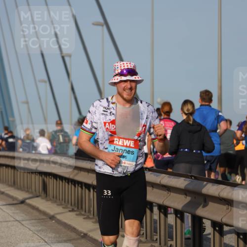 03.10.2026 - Köhlbrandbrückenlauf Strokosch-Dieckow http://msf.ph/oto/10598041 03.10.2026 09:32:40 Position 2 16, 33 meine-sportfotos.de