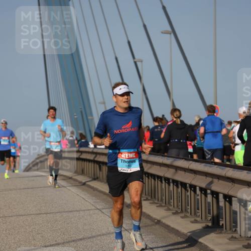03.10.2026 - Köhlbrandbrückenlauf Strokosch-Dieckow http://msf.ph/oto/10598055 03.10.2026 09:32:44 Position 2 1395 meine-sportfotos.de