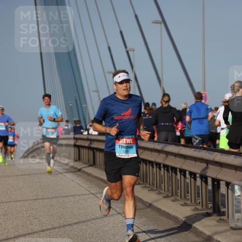 03.10.2026 - Köhlbrandbrückenlauf Strokosch-Dieckow http://msf.ph/oto/10598062 03.10.2026 09:32:45 Position 2 1395 meine-sportfotos.de