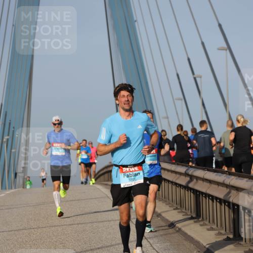 03.10.2026 - Köhlbrandbrückenlauf Strokosch-Dieckow http://msf.ph/oto/10598089 03.10.2026 09:32:51 Position 2 3705, 1825 meine-sportfotos.de