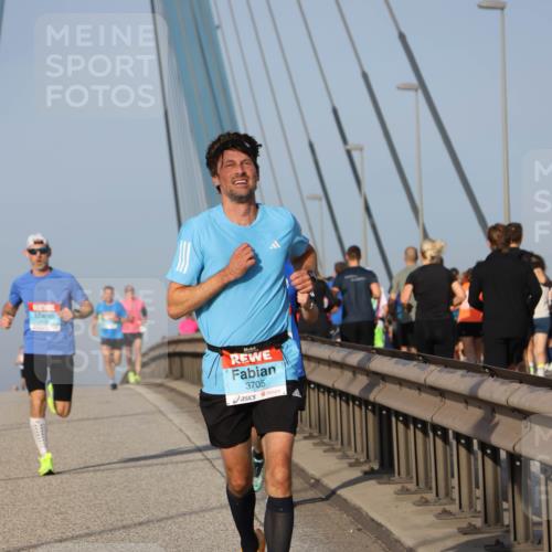 03.10.2026 - Köhlbrandbrückenlauf Strokosch-Dieckow http://msf.ph/oto/10598096 03.10.2026 09:32:52 Position 2 3705 meine-sportfotos.de