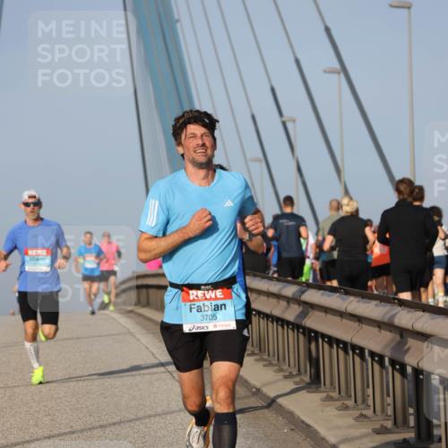 03.10.2026 - Köhlbrandbrückenlauf Strokosch-Dieckow http://msf.ph/oto/10598101 03.10.2026 09:32:52 Position 2 3705 meine-sportfotos.de