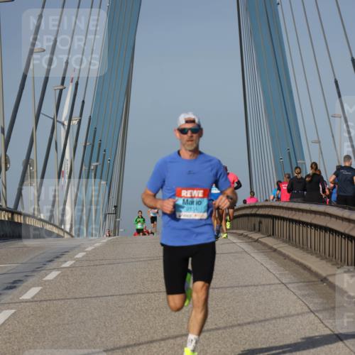 03.10.2026 - Köhlbrandbrückenlauf Strokosch-Dieckow http://msf.ph/oto/10598121 03.10.2026 09:32:55 Position 2 213 meine-sportfotos.de