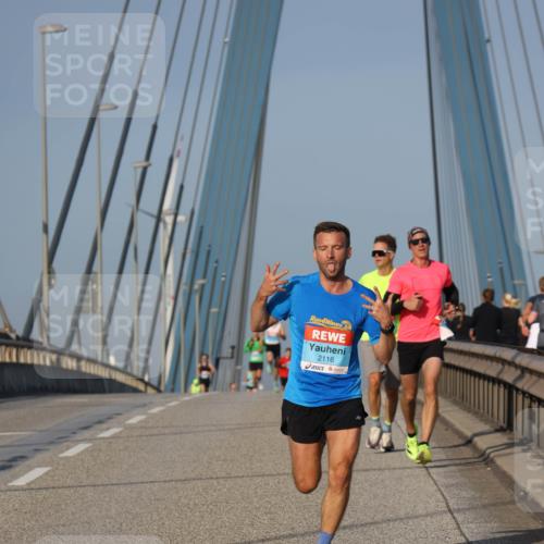 03.10.2026 - Köhlbrandbrückenlauf Strokosch-Dieckow http://msf.ph/oto/10598157 03.10.2026 09:33:04 Position 2 4, 2116 meine-sportfotos.de