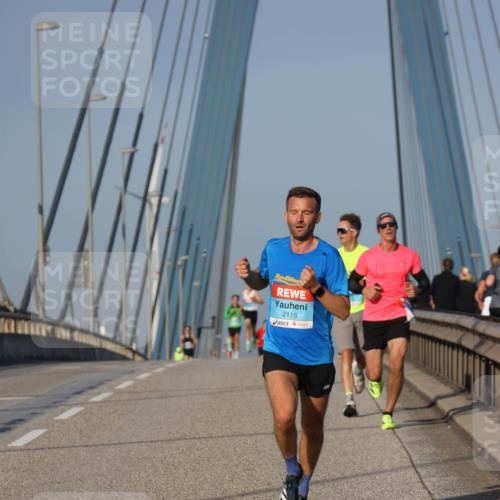 03.10.2026 - Köhlbrandbrückenlauf Strokosch-Dieckow http://msf.ph/oto/10598164 03.10.2026 09:33:04 Position 2 4, 2116 meine-sportfotos.de