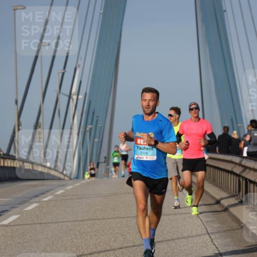 03.10.2026 - Köhlbrandbrückenlauf Strokosch-Dieckow http://msf.ph/oto/10598168 03.10.2026 09:33:04 Position 2 4, 2116 meine-sportfotos.de