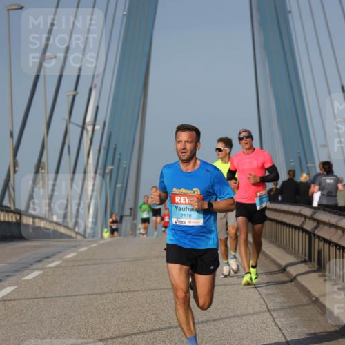 03.10.2026 - Köhlbrandbrückenlauf Strokosch-Dieckow http://msf.ph/oto/10598172 03.10.2026 09:33:04 Position 2 4, 2116 meine-sportfotos.de