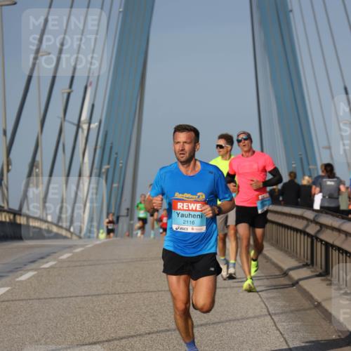 03.10.2026 - Köhlbrandbrückenlauf Strokosch-Dieckow http://msf.ph/oto/10598175 03.10.2026 09:33:04 Position 2 4, 2116 meine-sportfotos.de