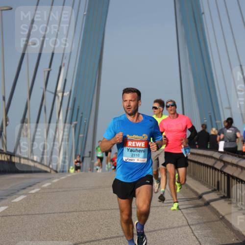 03.10.2026 - Köhlbrandbrückenlauf Strokosch-Dieckow http://msf.ph/oto/10598178 03.10.2026 09:33:04 Position 2 4, 2116 meine-sportfotos.de