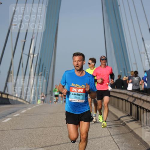 03.10.2026 - Köhlbrandbrückenlauf Strokosch-Dieckow http://msf.ph/oto/10598190 03.10.2026 09:33:05 Position 2 4, 2116 meine-sportfotos.de