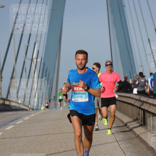 03.10.2026 - Köhlbrandbrückenlauf Strokosch-Dieckow http://msf.ph/oto/10598196 03.10.2026 09:33:05 Position 2 4, 2116 meine-sportfotos.de
