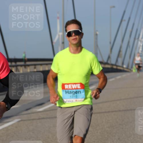 03.10.2026 - Köhlbrandbrückenlauf Strokosch-Dieckow http://msf.ph/oto/10598233 03.10.2026 09:33:11 Position 2 1310 meine-sportfotos.de