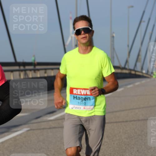 03.10.2026 - Köhlbrandbrückenlauf Strokosch-Dieckow http://msf.ph/oto/10598234 03.10.2026 09:33:11 Position 2 1310 meine-sportfotos.de