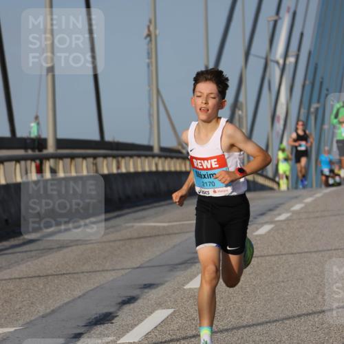 03.10.2026 - Köhlbrandbrückenlauf Strokosch-Dieckow http://msf.ph/oto/10598280 03.10.2026 09:33:19 Position 2 2170 meine-sportfotos.de