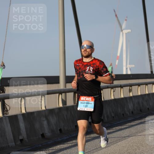 03.10.2026 - Köhlbrandbrückenlauf Strokosch-Dieckow http://msf.ph/oto/10598317 03.10.2026 09:33:33 Position 2 1335 meine-sportfotos.de