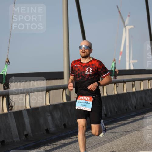 03.10.2026 - Köhlbrandbrückenlauf Strokosch-Dieckow http://msf.ph/oto/10598320 03.10.2026 09:33:33 Position 2 1335 meine-sportfotos.de