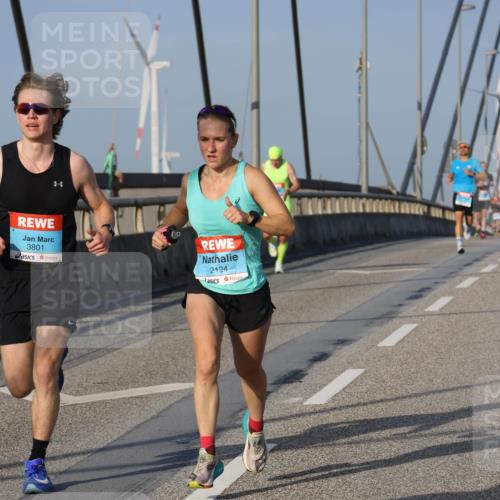 03.10.2026 - Köhlbrandbrückenlauf Strokosch-Dieckow http://msf.ph/oto/10598346 03.10.2026 09:33:37 Position 2 3801, 2124 meine-sportfotos.de