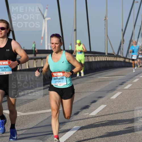 03.10.2026 - Köhlbrandbrückenlauf Strokosch-Dieckow http://msf.ph/oto/10598352 03.10.2026 09:33:37 Position 2 3801, 2124 meine-sportfotos.de