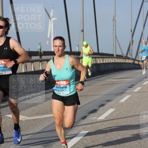 03.10.2026 - Köhlbrandbrückenlauf Strokosch-Dieckow http://msf.ph/oto/10598355 03.10.2026 09:33:37 Position 2 3801, 2124 meine-sportfotos.de