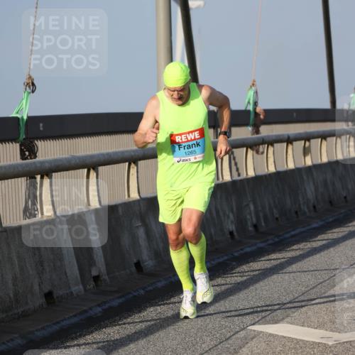 03.10.2026 - Köhlbrandbrückenlauf Strokosch-Dieckow http://msf.ph/oto/10598365 03.10.2026 09:33:43 Position 2 1265 meine-sportfotos.de