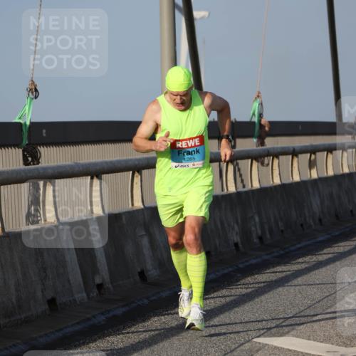 03.10.2026 - Köhlbrandbrückenlauf Strokosch-Dieckow http://msf.ph/oto/10598369 03.10.2026 09:33:43 Position 2 1265 meine-sportfotos.de