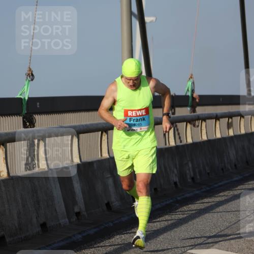 03.10.2026 - Köhlbrandbrückenlauf Strokosch-Dieckow http://msf.ph/oto/10598373 03.10.2026 09:33:43 Position 2 1265 meine-sportfotos.de