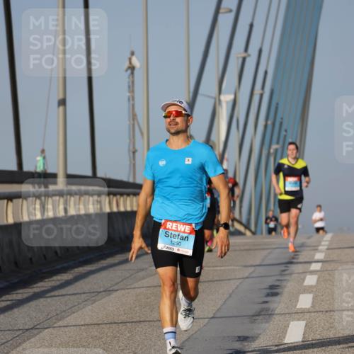 03.10.2026 - Köhlbrandbrückenlauf Strokosch-Dieckow http://msf.ph/oto/10598380 03.10.2026 09:33:45 Position 2 1260 meine-sportfotos.de