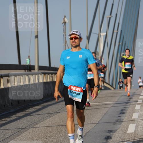 03.10.2026 - Köhlbrandbrückenlauf Strokosch-Dieckow http://msf.ph/oto/10598410 03.10.2026 09:33:46 Position 2 1260 meine-sportfotos.de