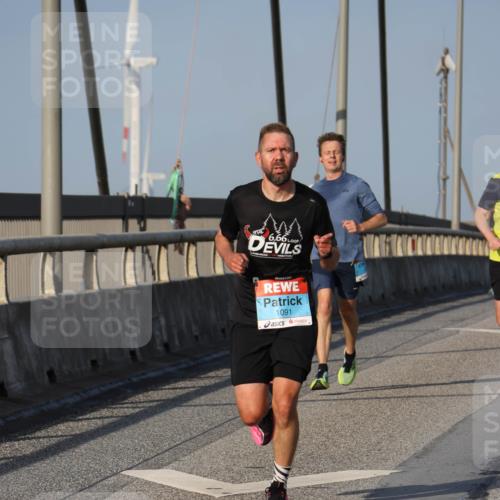 03.10.2026 - Köhlbrandbrückenlauf Strokosch-Dieckow http://msf.ph/oto/10598424 03.10.2026 09:33:51 Position 2 6, 66, 1091 meine-sportfotos.de