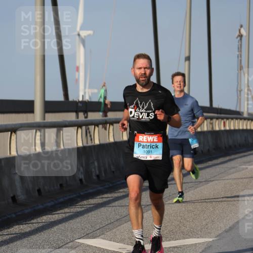 03.10.2026 - Köhlbrandbrückenlauf Strokosch-Dieckow http://msf.ph/oto/10598429 03.10.2026 09:33:52 Position 2 6, 66, 1091 meine-sportfotos.de
