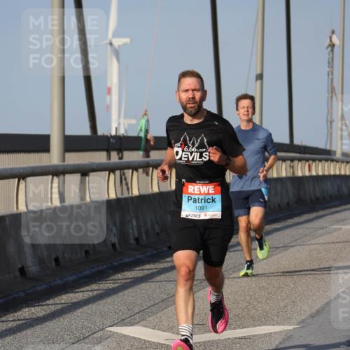 03.10.2026 - Köhlbrandbrückenlauf Strokosch-Dieckow http://msf.ph/oto/10598432 03.10.2026 09:33:52 Position 2 6, 66, 1091, 424 meine-sportfotos.de