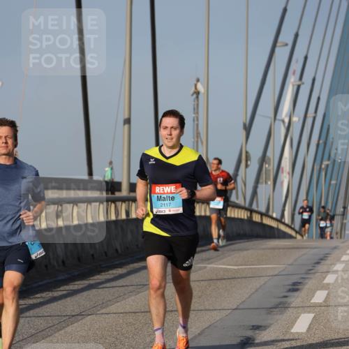 03.10.2026 - Köhlbrandbrückenlauf Strokosch-Dieckow http://msf.ph/oto/10598443 03.10.2026 09:33:54 Position 2 2117 meine-sportfotos.de