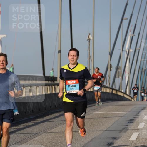 03.10.2026 - Köhlbrandbrückenlauf Strokosch-Dieckow http://msf.ph/oto/10598449 03.10.2026 09:33:54 Position 2 2117 meine-sportfotos.de