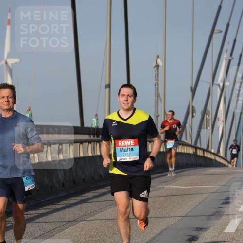 03.10.2026 - Köhlbrandbrückenlauf Strokosch-Dieckow http://msf.ph/oto/10598451 03.10.2026 09:33:54 Position 2 2117 meine-sportfotos.de