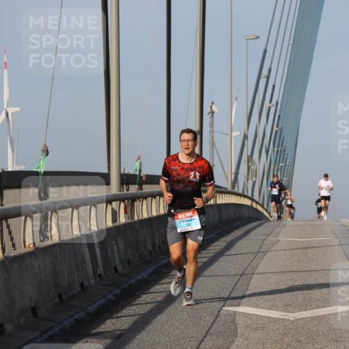03.10.2026 - Köhlbrandbrückenlauf Strokosch-Dieckow http://msf.ph/oto/10598461 03.10.2026 09:34:03 Position 2 1097 meine-sportfotos.de